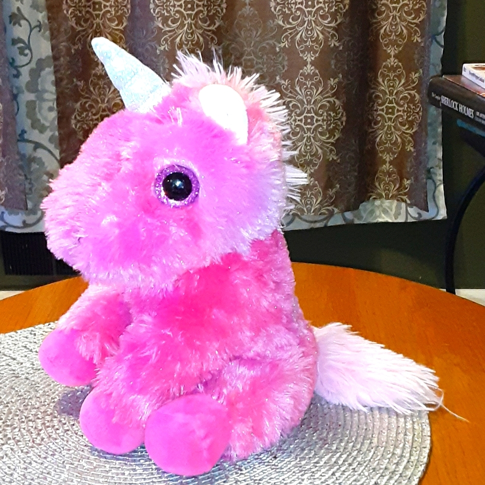 HOT PINK unicorn Spark create imagine